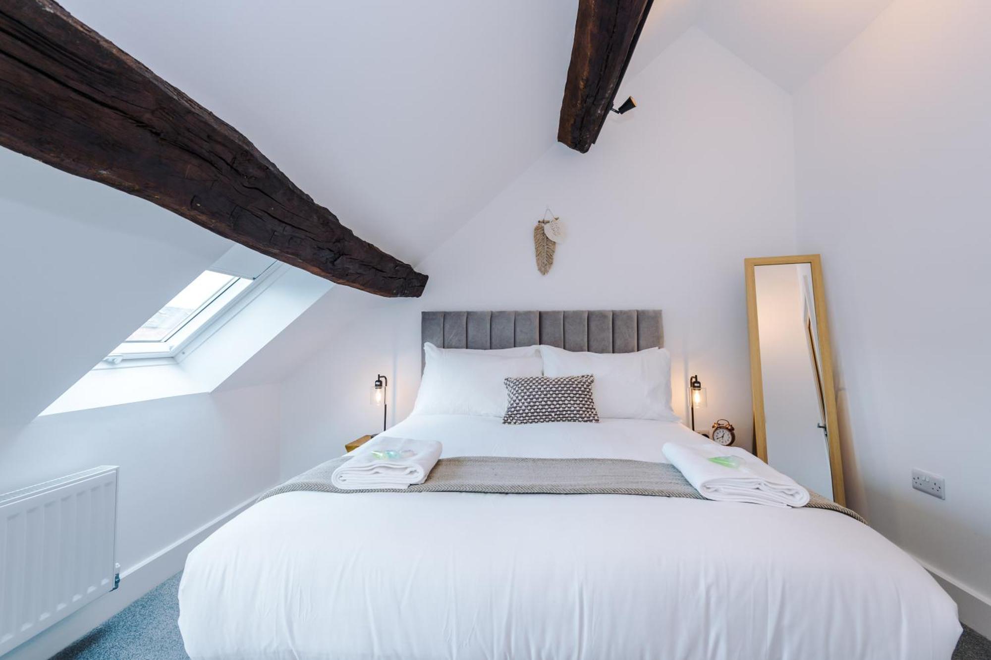 Number 21: A Breathtaking Chester Cottage With Parking Mollington  エクステリア 写真
