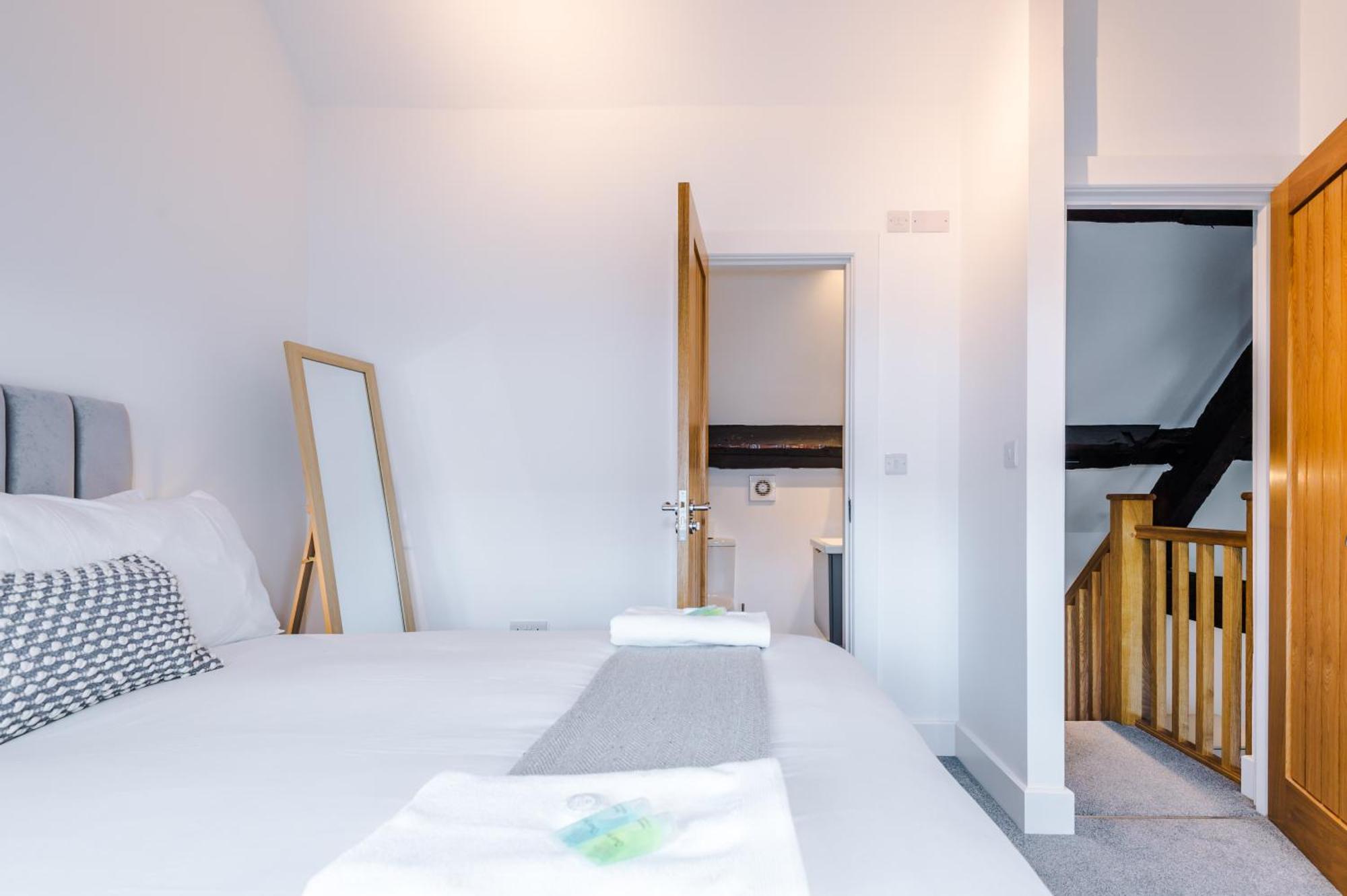 Number 21: A Breathtaking Chester Cottage With Parking Mollington  エクステリア 写真