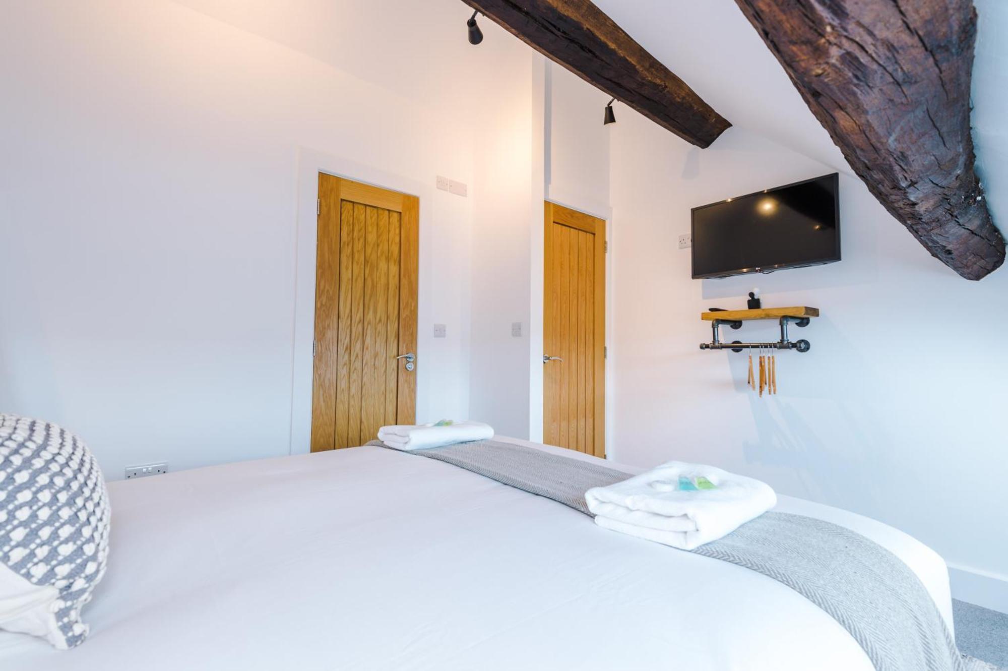 Number 21: A Breathtaking Chester Cottage With Parking Mollington  エクステリア 写真